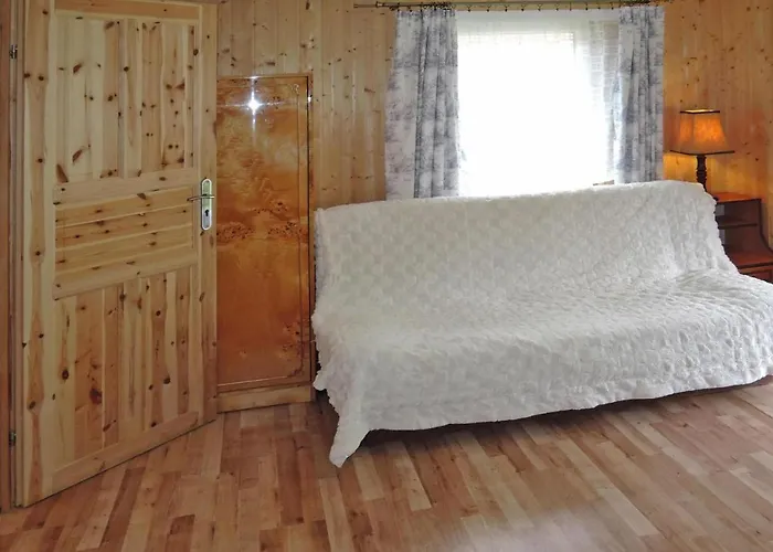 Dom wakacyjny Cottage By The Lake In Wiselka Near The Sea